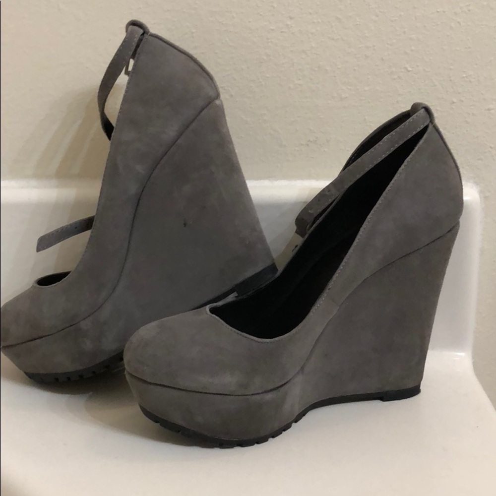 Elegant wedges